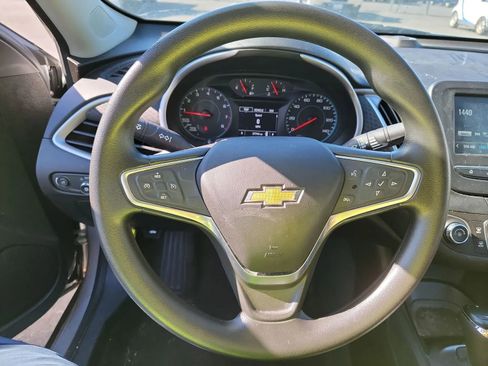 Used 2018 Chevrolet Malibu LS image 16