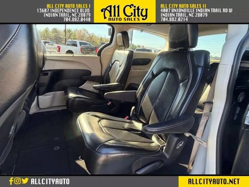 Used 2020 Chrysler Voyager Lxi FWD image 11