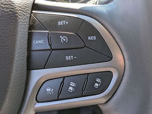 Certified 2022 Jeep Cherokee Limited AWD/4WD image 22