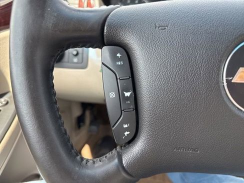 Used 2009 Chevrolet Impala LT w/ Luxury Edition Package FWD image 15