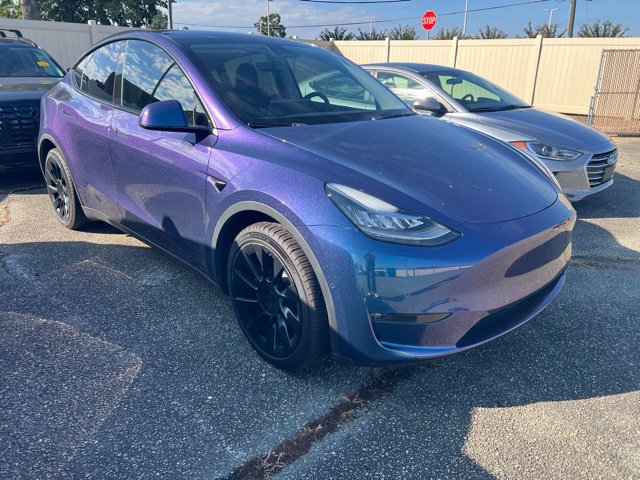 Used 2022 Tesla Model Y Long Range AWD/4WD image 2
