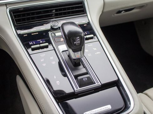 Used 2023 Porsche Panamera GTS w/ Premium Package image 21