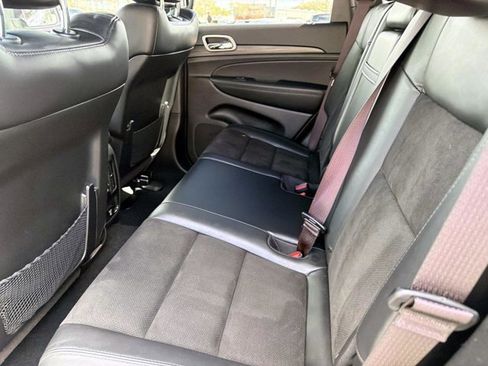 Used 2021 Jeep Grand Cherokee Laredo X image 12