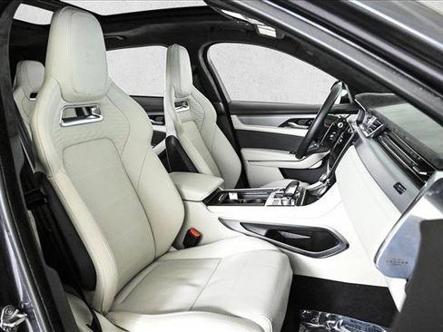 Used 2022 Jaguar F-PACE SVR image 22