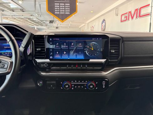 Certified 2024 Chevrolet Silverado 2500 LT AWD/4WD image 19