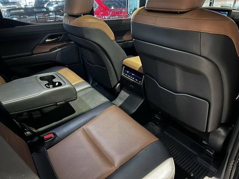 Used 2024 Lexus GX 550 AWD/4WD image 24