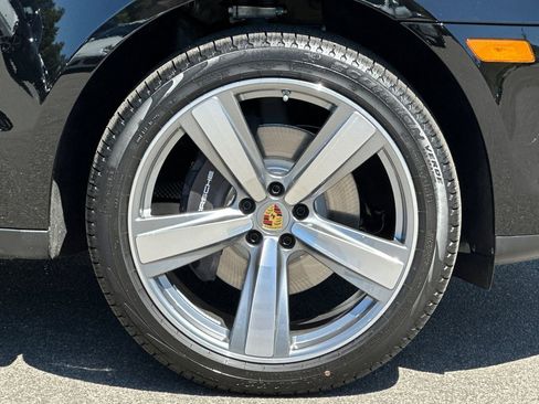 New 2026 Porsche Macan image 42