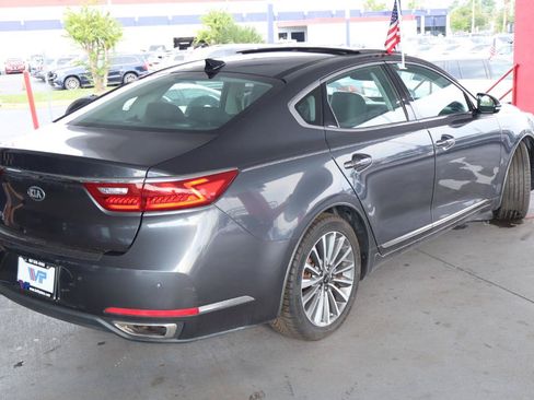 Used 2017 Kia Cadenza Technology FWD image 5