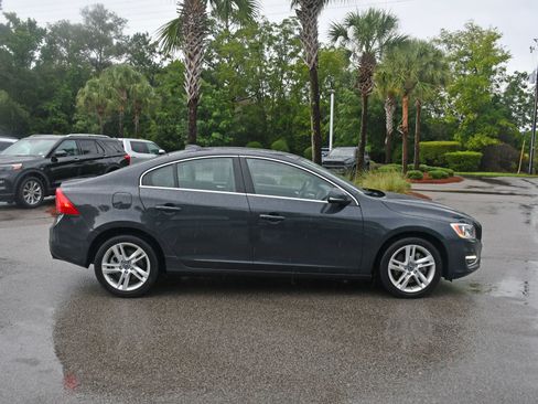 Used 2014 Volvo S60 T5 FWD image 2