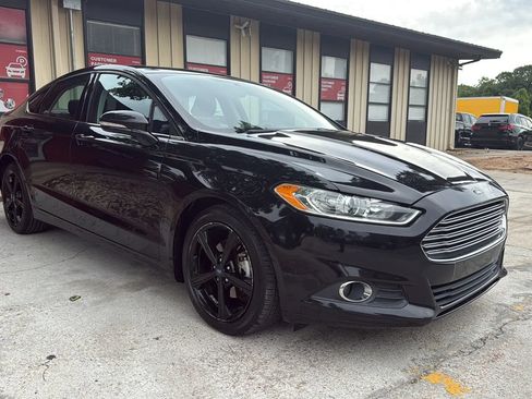 Used 2016 Ford Fusion SE FWD image 3