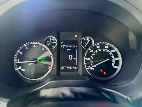 Used 2023 Lexus GX 460 Premium w/ Premium Package image 26