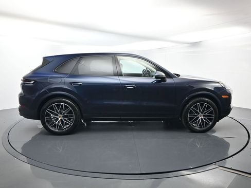 Used 2025 Porsche Cayenne image 16