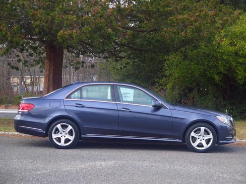 Used 2014 Mercedes-Benz E 350 4MATIC Sedan image 5