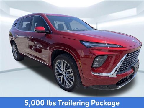 Used 2025 Buick Enclave Avenir w/ Trailering Package, 5000 lbs. image 5
