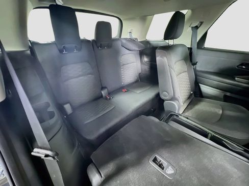 Used 2024 Nissan Pathfinder SV w/ SV Premium Package AWD/4WD image 30
