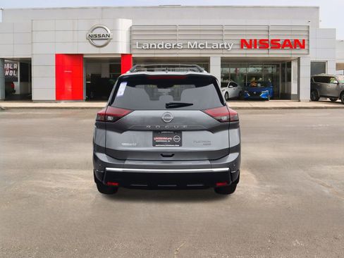 New 2026 Nissan Rogue Platinum image 4