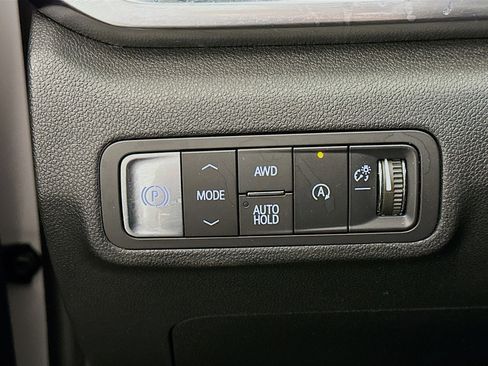 Used 2025 GMC Terrain Elevation image 17