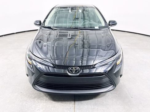 Certified 2025 Toyota Corolla LE FWD image 3
