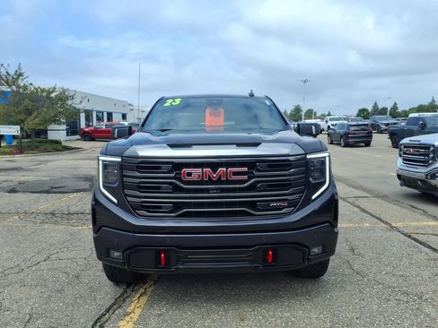 Used 2023 GMC Sierra 1500 AT4 w/ Technology Package AWD/4WD image 2