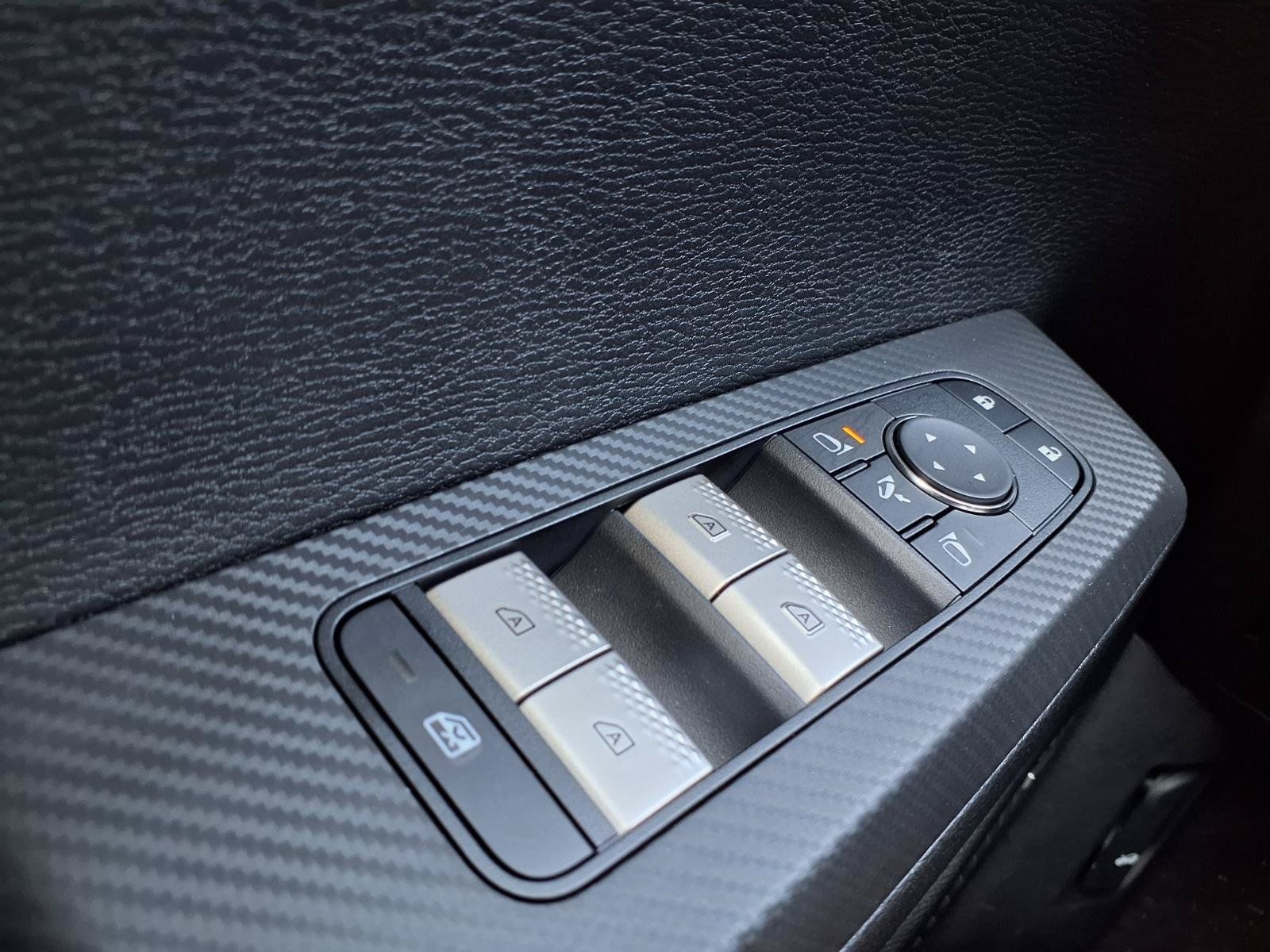Used 2025 Mitsubishi Outlander SE FWD image 18