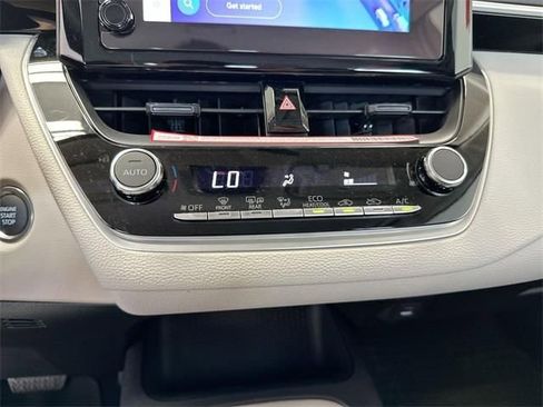 Used 2025 Toyota Corolla LE w/ Convenience Package image 19