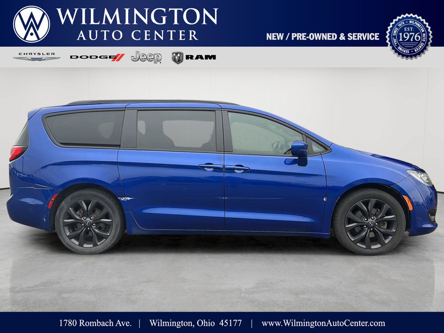 Used 2019 Chrysler Pacifica Touring Plus w/ S Appearance Package FWD image 1