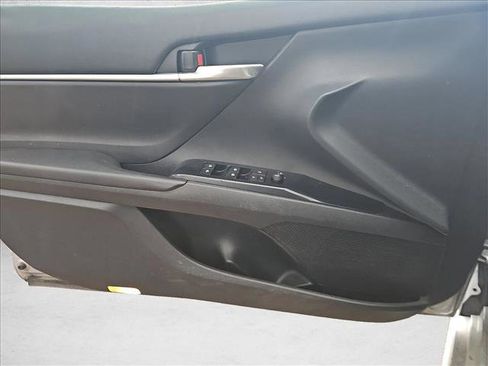 Used 2019 Toyota Camry SE image 13