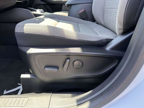 Used 2022 Ford Escape SE w/ SE Sport Appearance Package AWD/4WD image 11