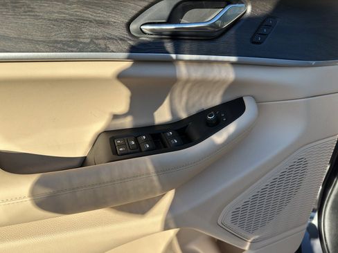 New 2025 Jeep Grand Cherokee Limited w/ Luxury Tech Group II RWD image 9