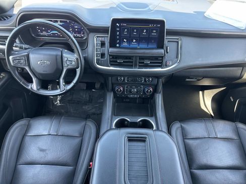 Used 2024 Chevrolet Suburban RST RWD image 9