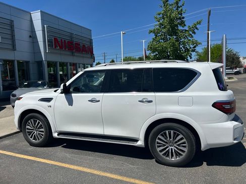 Used 2022 Nissan Armada SL AWD/4WD image 2