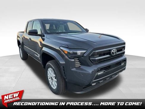 Used 2025 Toyota Tacoma SR5 image 1