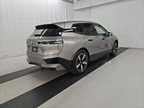 Used 2023 BMW iX xDrive50 w/ Sport Package AWD/4WD image 6