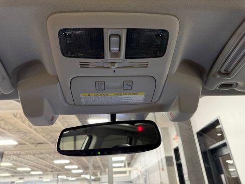 Used 2015 Subaru Forester 2.5i Touring w/ Eyesight & Navigation System image 16