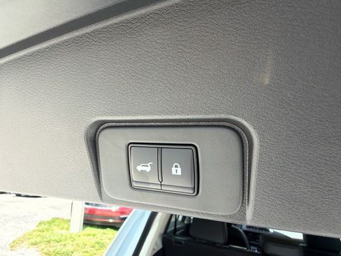 Certified 2026 Nissan Rogue SV AWD/4WD image 15