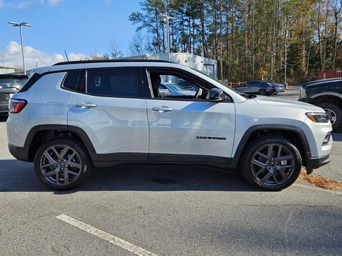 New 2026 Jeep Compass Latitude image 12