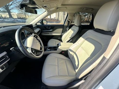 New 2026 Lincoln Corsair Premiere image 11