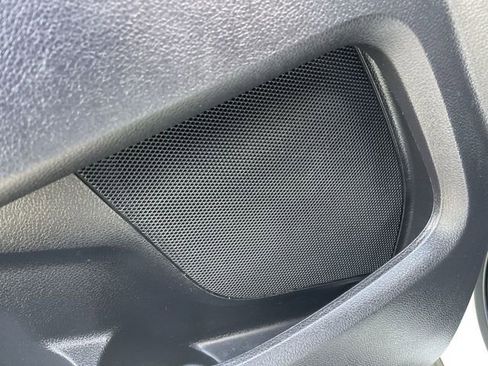 Used 2019 Ford Explorer XLT w/ Equipment Group 202A FWD image 24