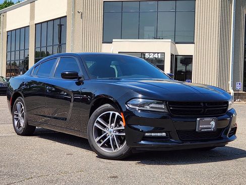 Used 2019 Dodge Charger SXT AWD/4WD image 29
