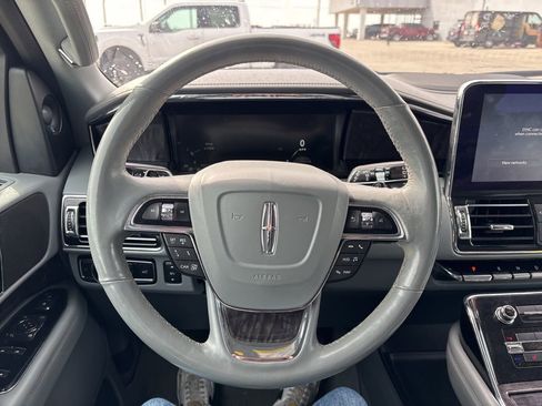 Used 2018 Lincoln Navigator L Reserve w/ Technology Package image 41