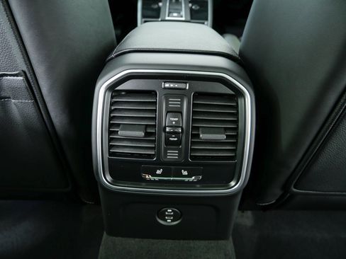 New 2026 Porsche Macan AWD/4WD image 21