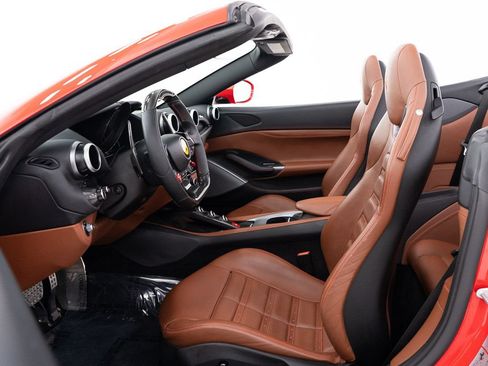 Used 2019 Ferrari Portofino RWD image 23