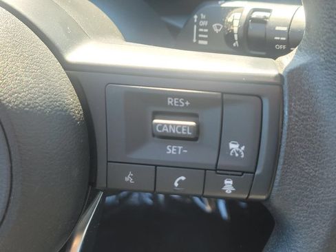 Used 2025 Nissan Kicks SV AWD/4WD image 21