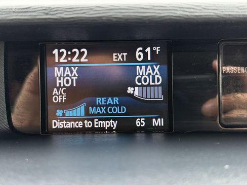 Used 2014 Toyota Sienna LE FWD image 20