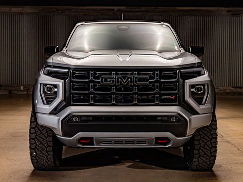 Used 2023 GMC Canyon AT4 w/ AT4 Premium Package image 2