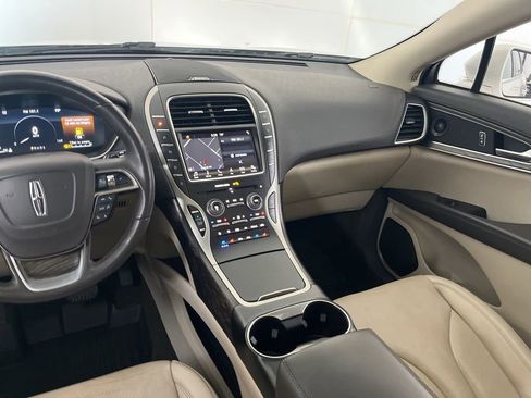Used 2019 Lincoln Nautilus Reserve AWD/4WD image 32