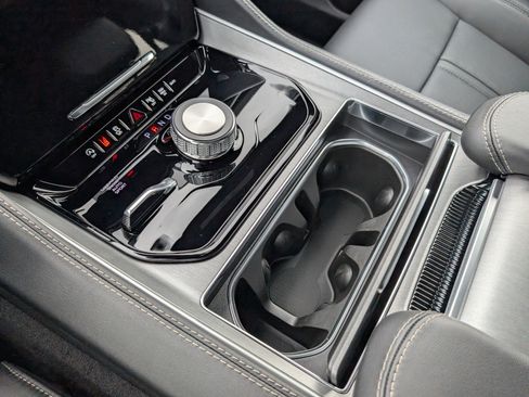 New 2026 Jeep Grand Wagoneer Limited AWD/4WD image 16