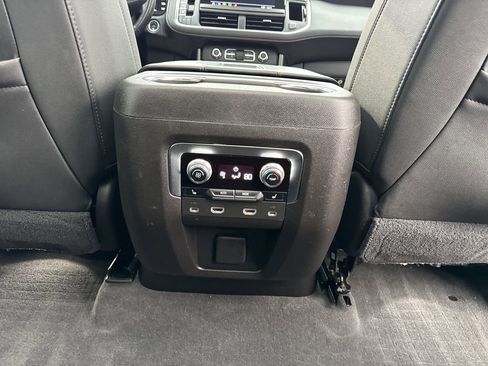 Used 2021 GMC Yukon AT4 w/ AT4 Premium Package image 23