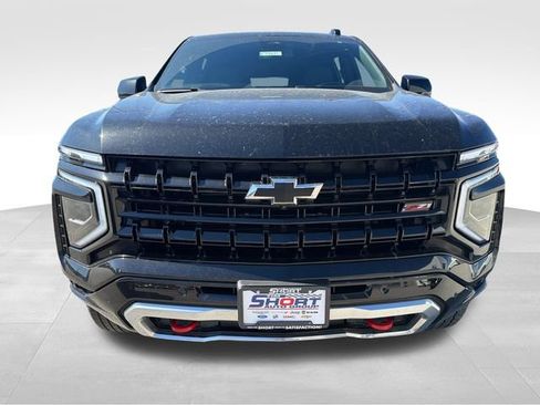 Used 2025 Chevrolet Suburban Z71 AWD/4WD image 3