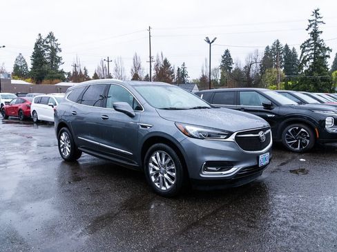 Used 2020 Buick Enclave Premium w/ Sun and Sites Package AWD/4WD image 28